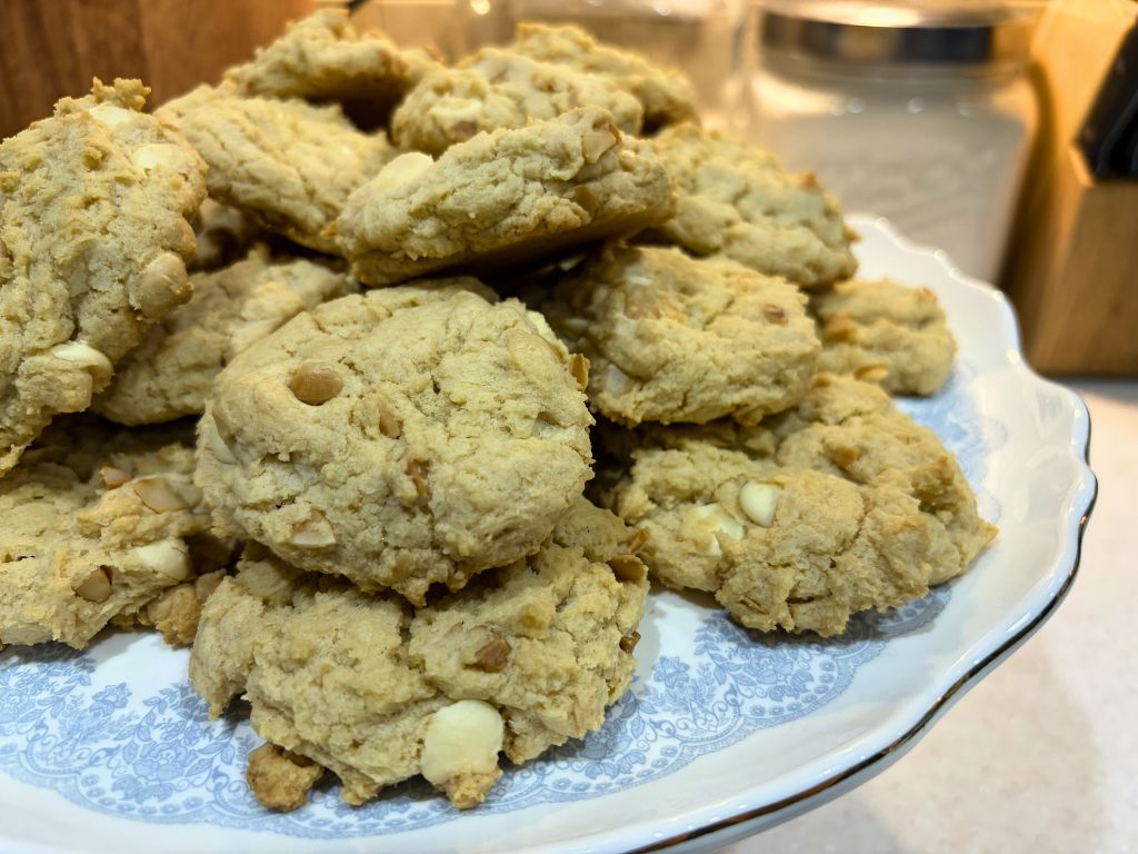 Cookie Jar Series #1: Lemon White Chocolate Macadamia Nut Cookies