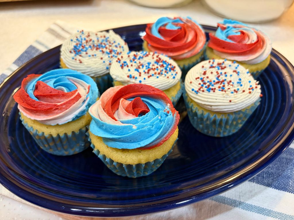 Vanilla Cupcakes with Vanilla Buttercream (Patriotic Edition)