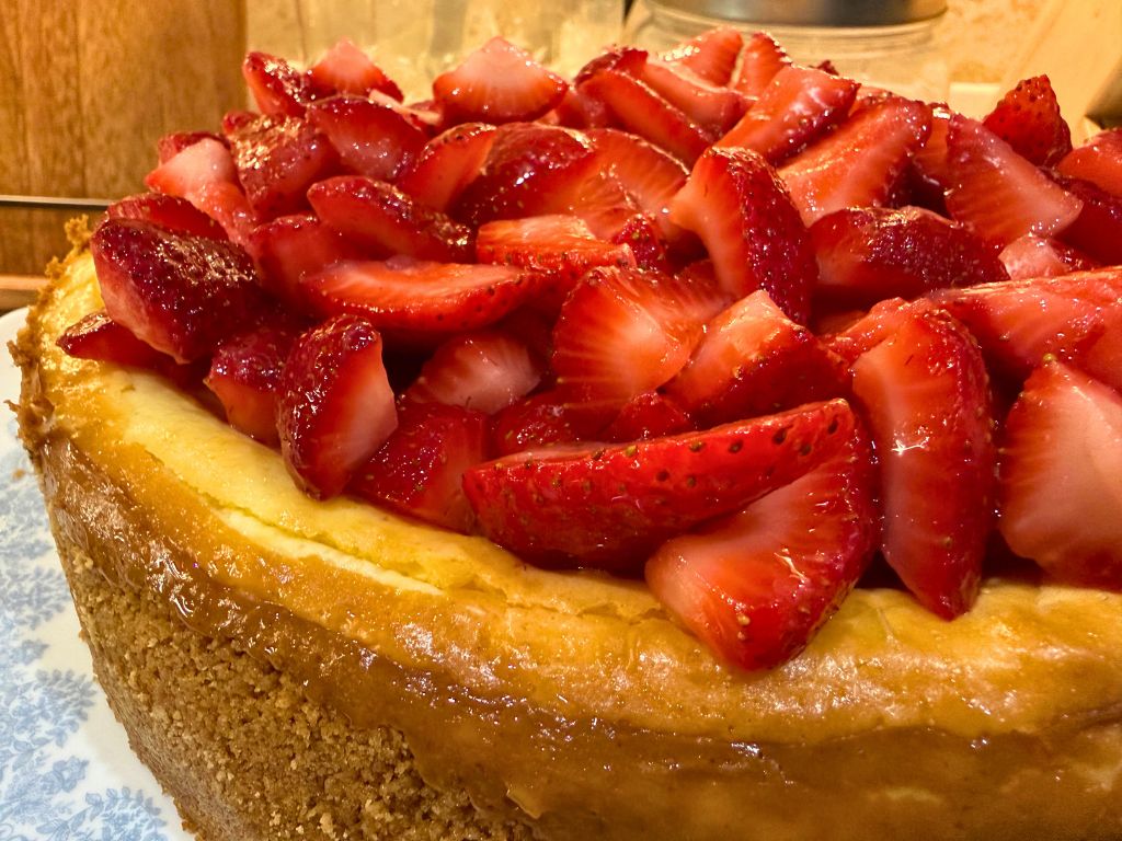 Classic Cheesecake with Strawberries